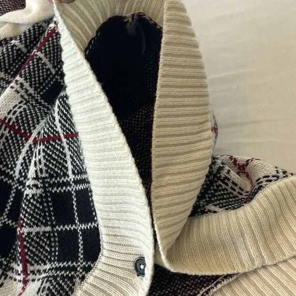 Talbots Cowlneck Cape Poncho Size Small Lambswool‎ Plaid Knitted Black Cream - Picture 7 of 10